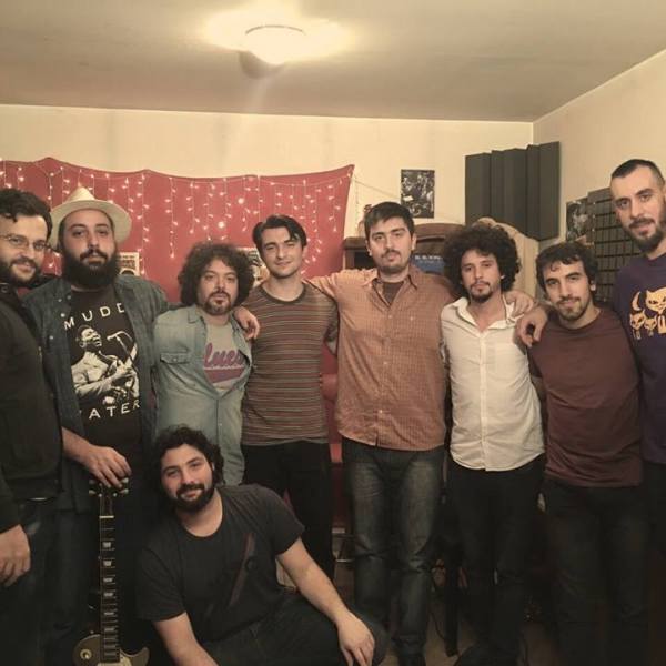 JUNTO A LA&nbsp;FRONDOSA