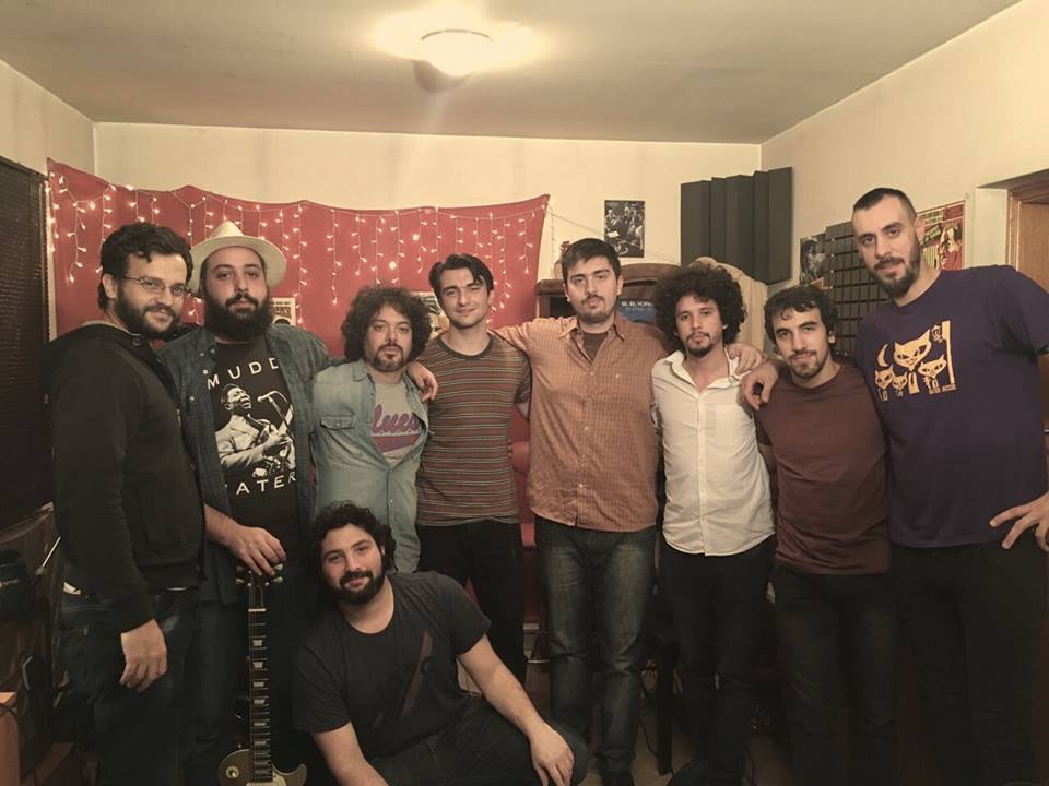 JUNTO A LA&nbsp;FRONDOSA