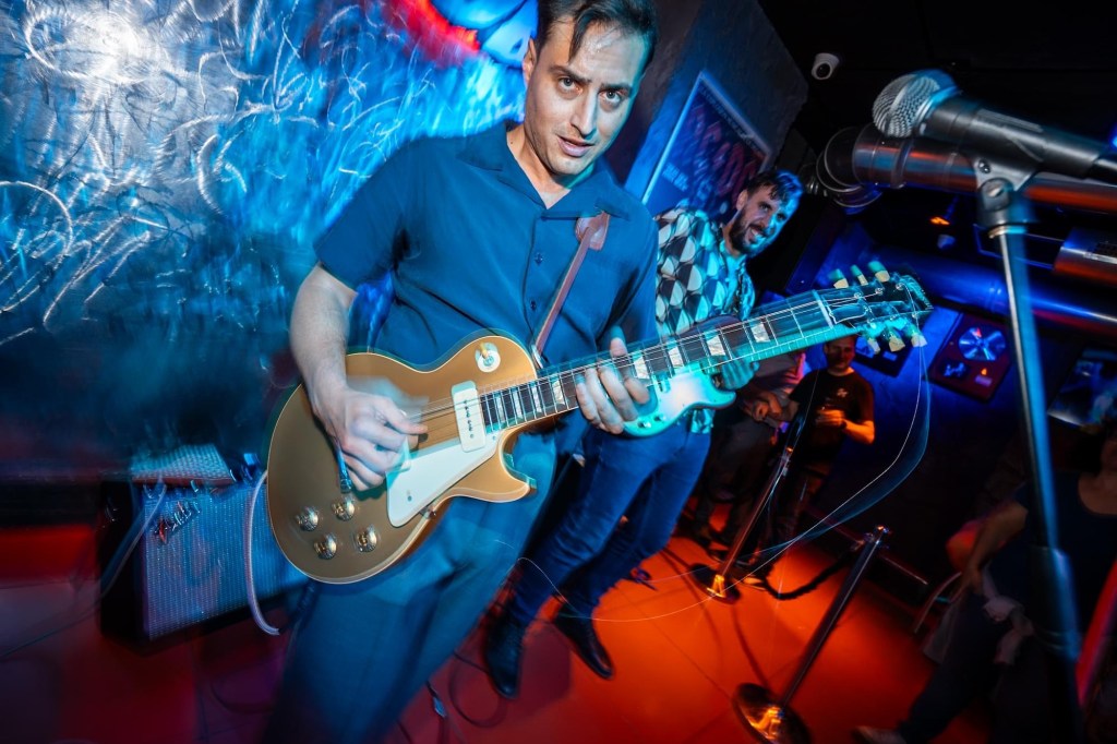 TOLA·B · feat: MARTIN BURGUEZ · TOUR DE&nbsp;OTOÑO